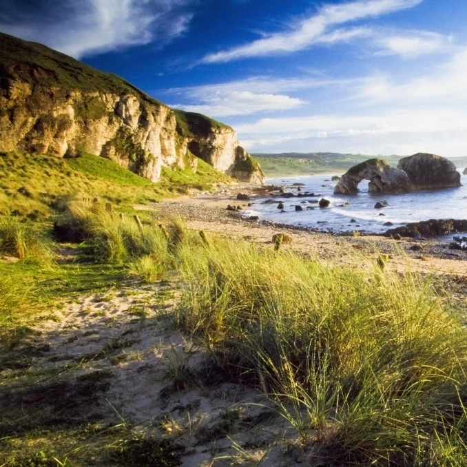 Ballintoy County Antrim Ireland пляж живописный плакат печать (18x12)|Таблички и знаки| |