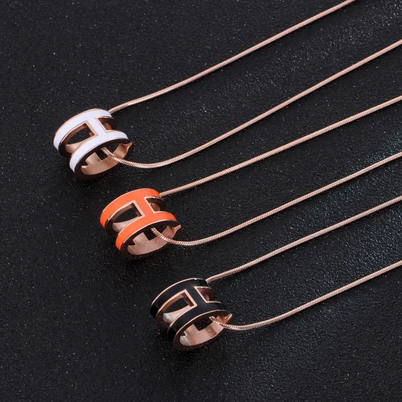 QHQ ожерелья и кулоны ожерелье ошейник с буквами dames розовое золото титановая