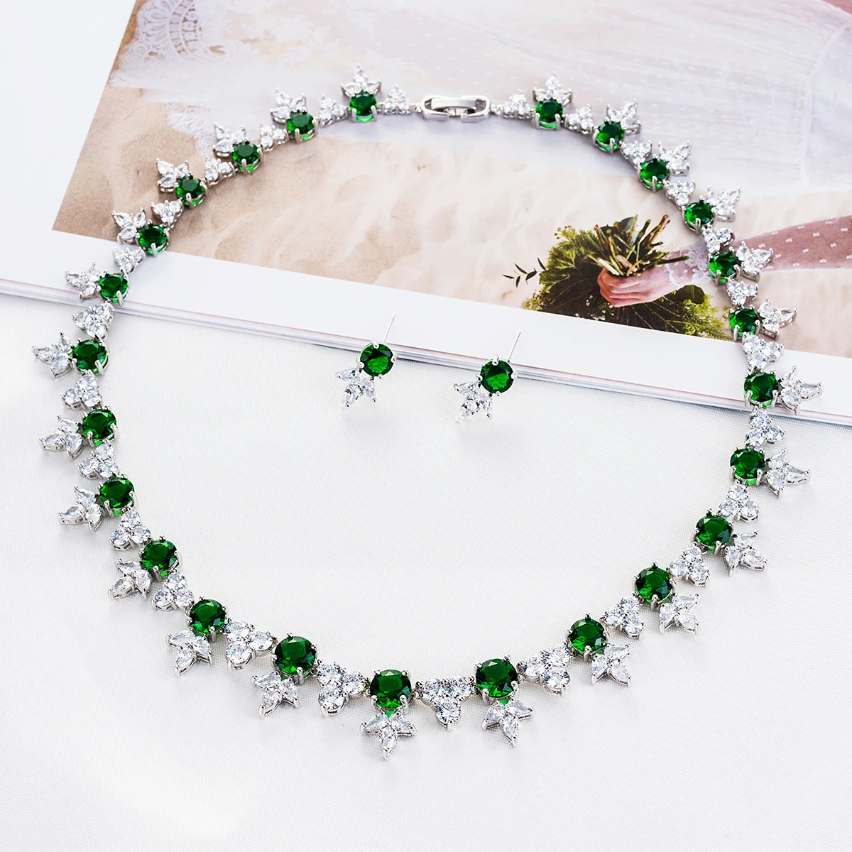 Комплект из колье и серёг с фианитом|Ювелирные наборы| |