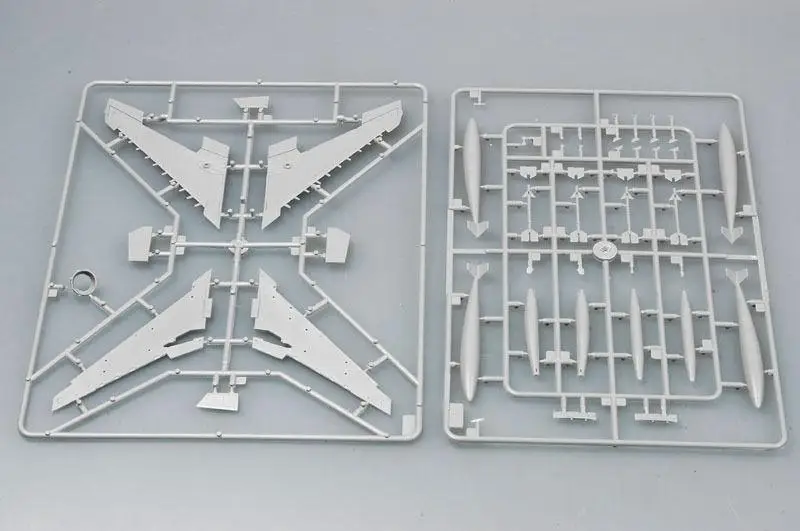 Trumpeter 1/72 01648 F 100C Super Saber|Наборы для сборки моделей| |