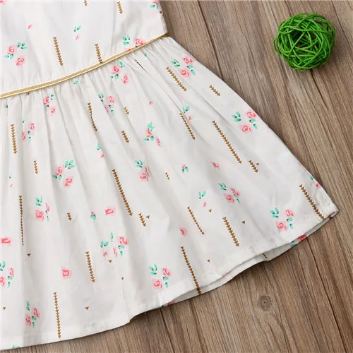 Женское платье-пачка без рукавов с V-образным вырезом |