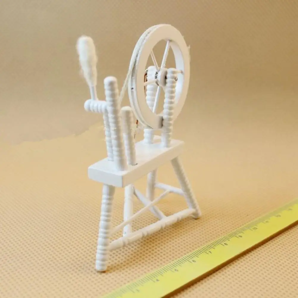 

None Retro Mini Spinning Wheel for 1:12 Doll House Furniture Accessories Random Color