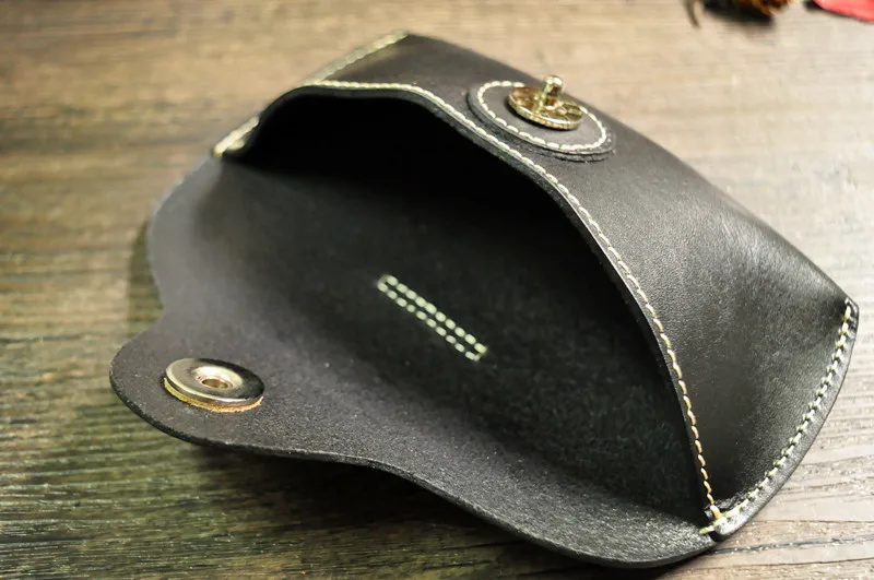 

Vintage Fashion New Genuine Leather Material Buckle Eyeglasses Bag Eyeglasses Box Sunglasses Box for Men Women Black Brown E-04