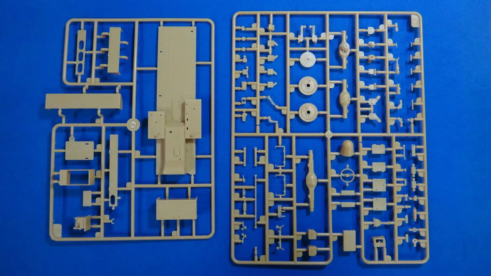 Панда хобби 1/35 PH35010 США Cougar 6x6 JERRV | Игрушки и