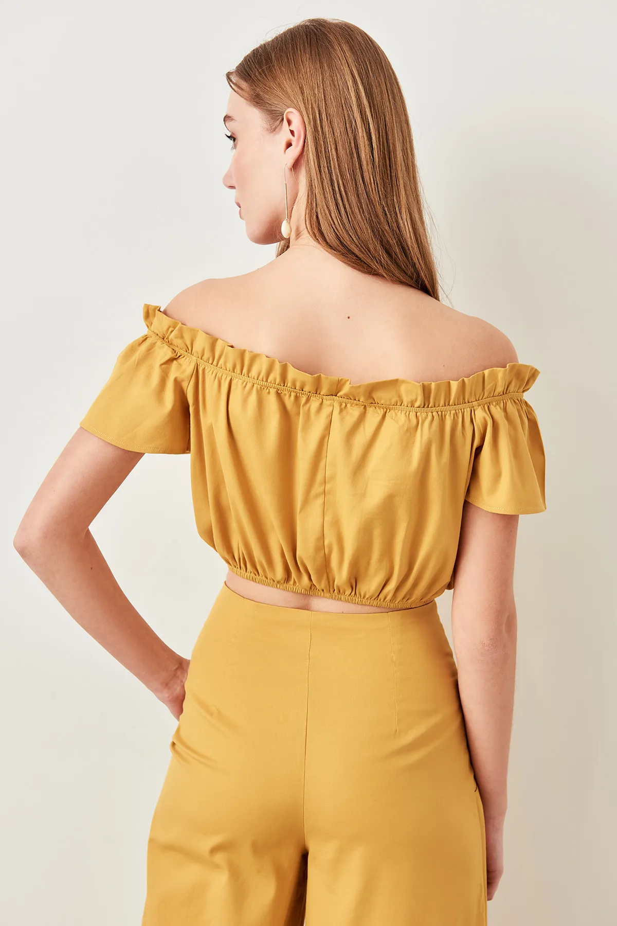 Trendyol Yellow Ruffle Detail Crop Tops TWOSS19EH0072 |