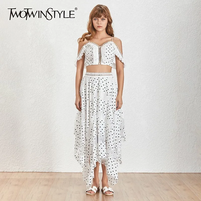 TWOTWINSTYLE женский костюм в горошек на бретелях с открытыми плечами короткие