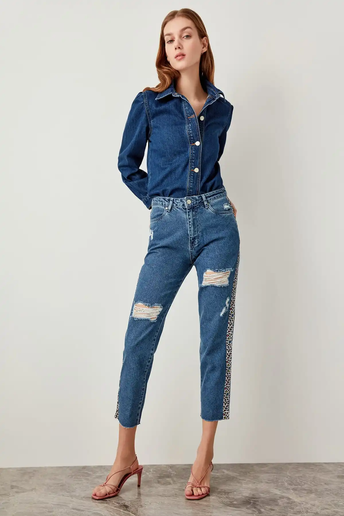 Trendyol детальные рваные синие полосатые джинсы с высокой талией Mom TCLSS19MO0008| |