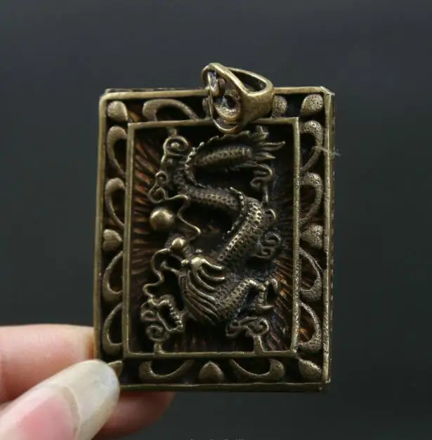 

Маленький кулон из китайской бронзы в виде знака зодиака