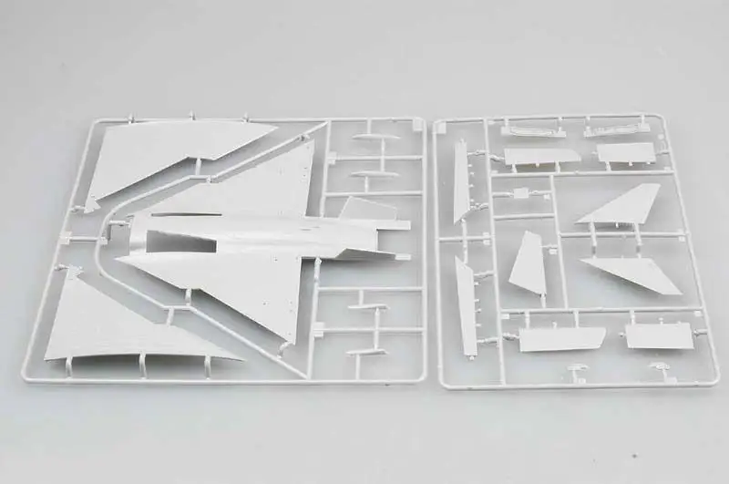 Trumpeter 1/48 02842 PLAAF J 10B энергичный дракон|Наборы для сборки моделей| |