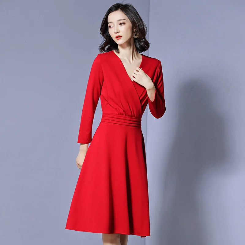 

2019 Spring New Pattern Europe Station Will Code Fashion Self-cultivation Thin V Word Lead Solid Color In Fund Dress