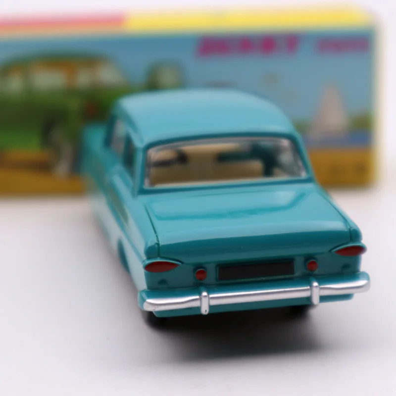 Коллекция автомобилей из коллекции ограниченной серии Атлас 1:43 Dinky Toys 538 Ford Taunus 12