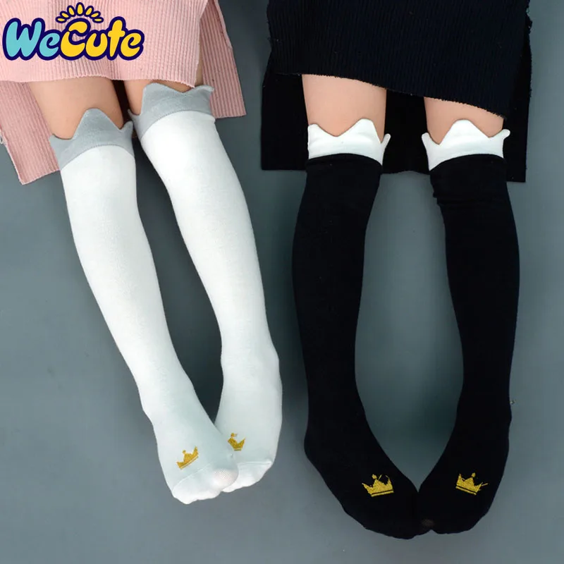 Купи Wecute Baby Children Crown Print Knee High Socks Kids Cute Princess Fashion Cotton Long Socks Baby Girls Sprint Autumn Socks за 107 рублей в магазине AliExpress