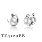 Женская серьга-кольцо с натуральным пресноводным жемчугом