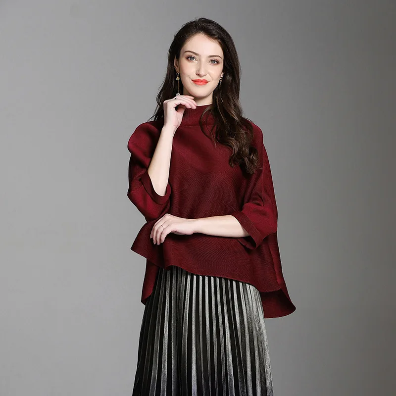 Женская футболка LANMREM свободная с рукавом три четверти и воротником стойкой