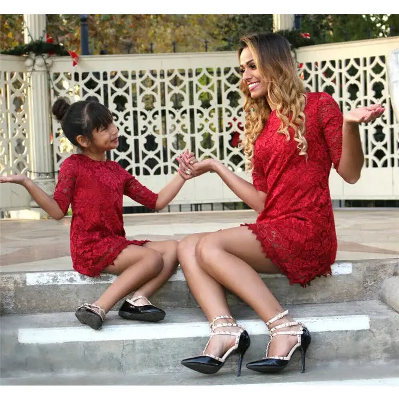 Summer Mother and Daughter Matching Hollow Lace Dresses Women Girls Half Sleeve Mini Red Dress Family Clothes | Мать и ребенок