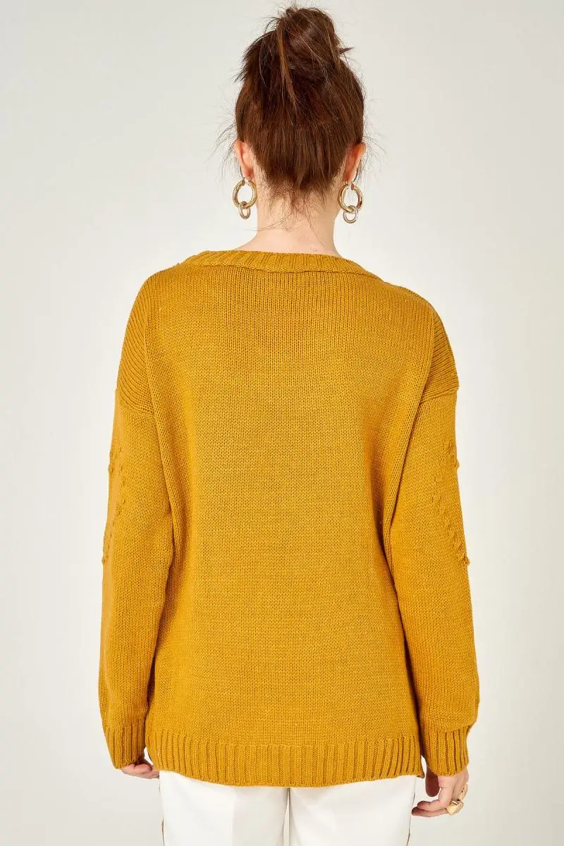 Boutiquen Women Mustard Fronting Heart Sweater MM-24 |