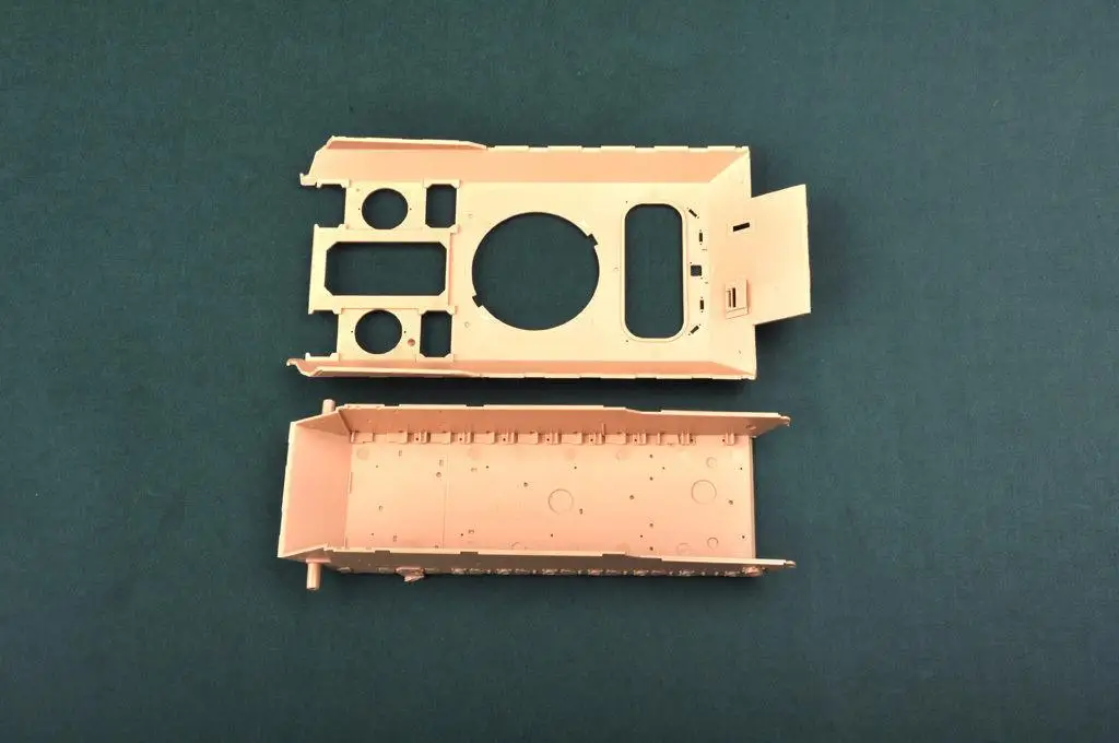 Модель немецкой Пантеры Ausf.D Flak Bergepanther Hobbyboss 82492 1/35|Наборы для сборки моделей| |
