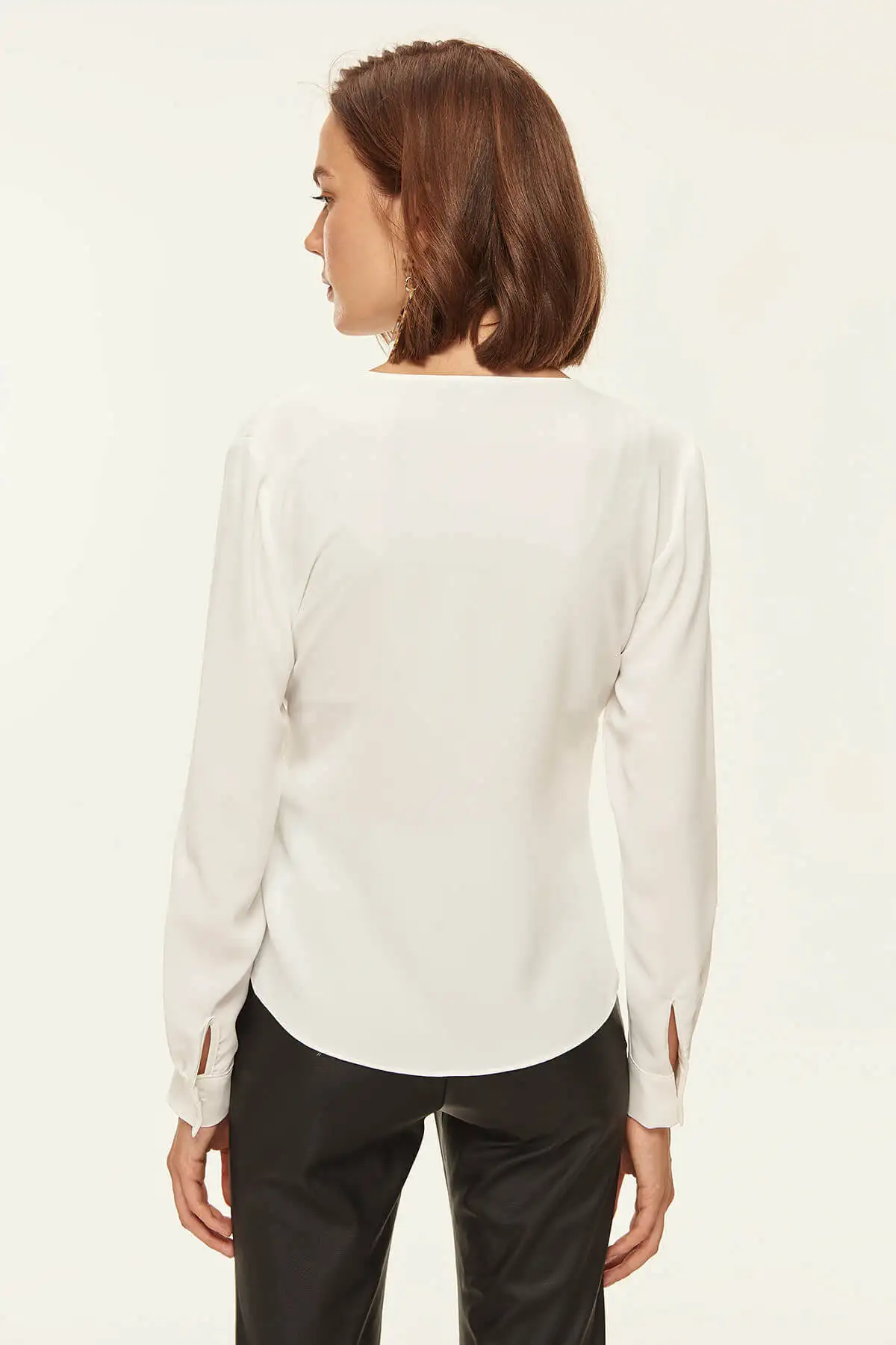 Trendyol экрю блузка Пряжка деталь TOFSS18BB0209 |