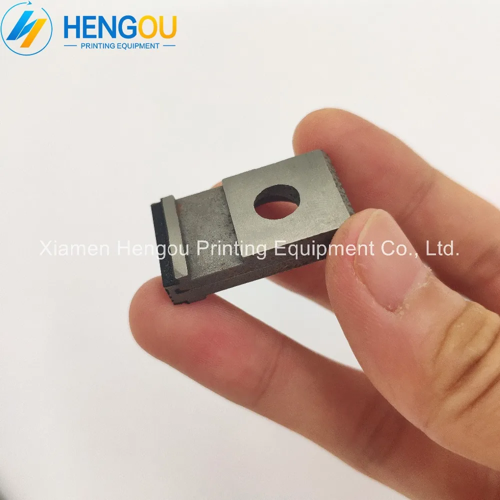 25 шт. Бесплатная доставка KBA Gripper pad P0135240 Размер: 30*17*7 мм KBA105 | Детали принтера -32956967779