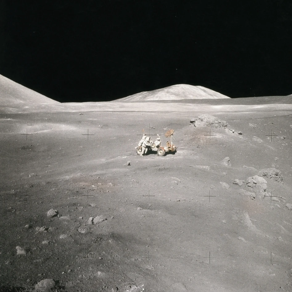 Луноход и Harrison Schmitt Apollo 17 1972 плакат печать по науке источник (18x24)|Таблички знаки| |