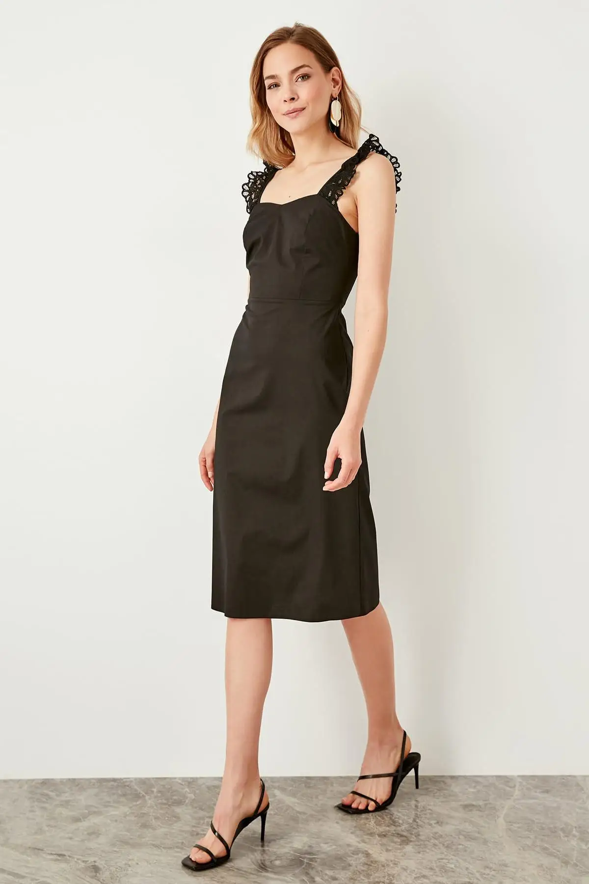 Trendyol черное платье с открытыми плечами TWOSS19BB0265|Женские платья| |