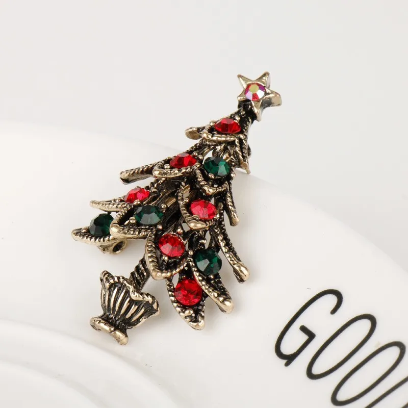 

2018 jingyang Christmas Supplies Oil Drip Embedded Metal Jewelry brooches Accessories for men and the new listing