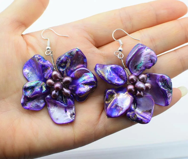 Одна пара фиолетовые серьги из пресноводного жемчуга с цветами в виде раковины