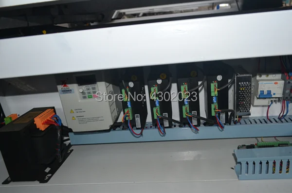 Линейные направляющие рельсы Hiwin квадратные 4 оси 1.5KW шпинделя 3D гравировка 9060