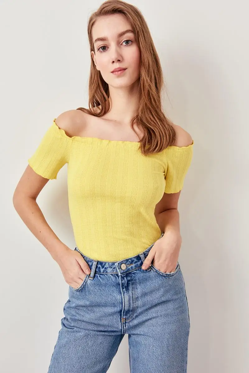 Trendyol желтая трикотажная блузка с вырезом кармен TWOSS19BX0136 | Женская одежда