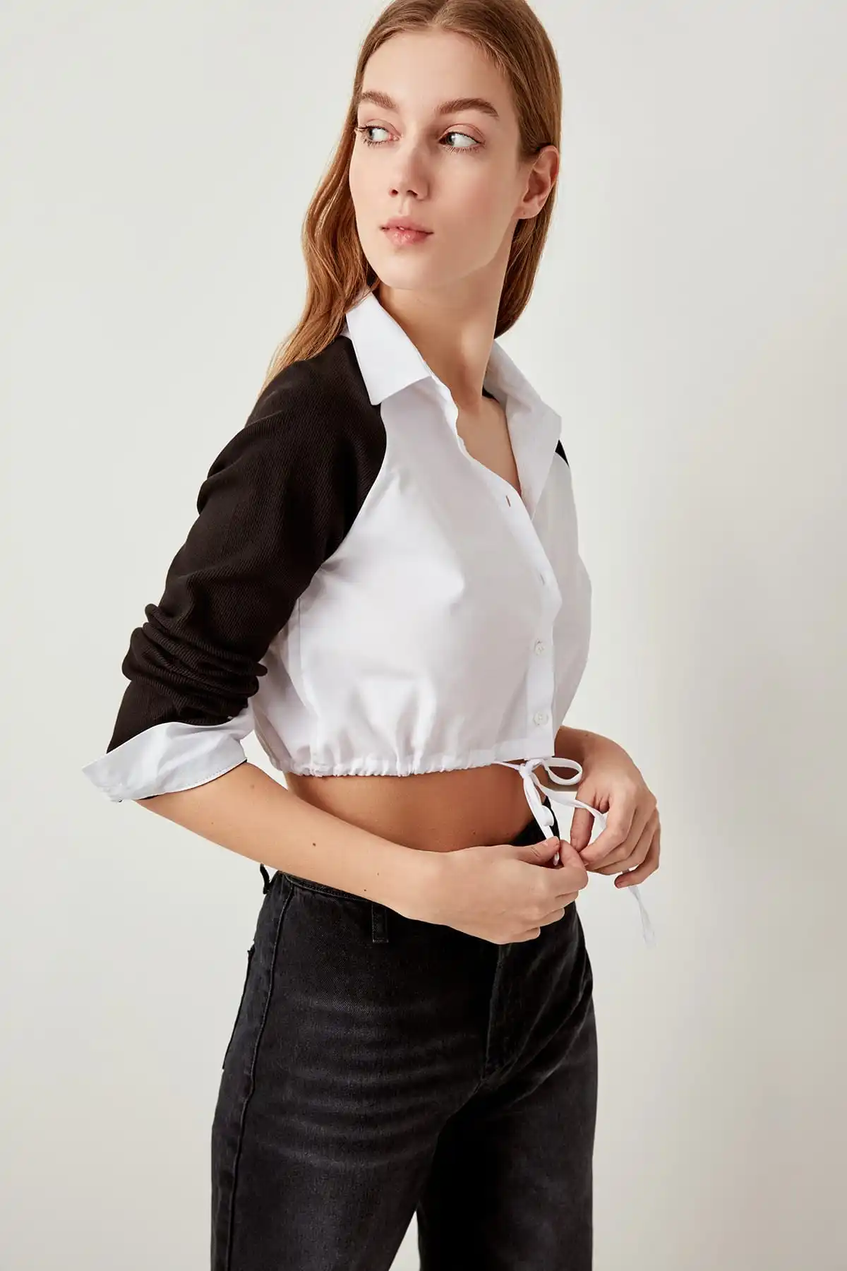Укороченная белая рубашка Trendyol TCLSS19OA0026 |