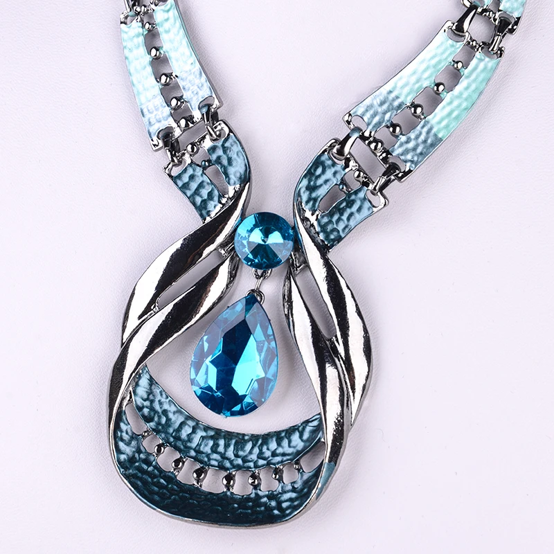 Женский комплект из колье и серёг с кристаллами | Украшения аксессуары