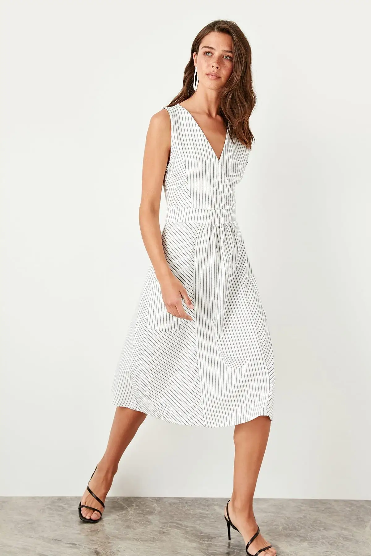 Trendyol White Pocket Detail Dress TWOSS19AP0255 | Женская одежда