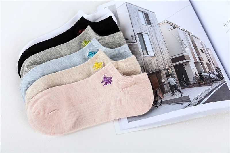 2020 Harajuku new women's socks Pure color cotton boat socks fashion casual color women's socks the best gift to the ladies
