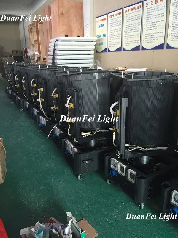 Подвижный наружный прожектор Sky Search Light с лампой ксеноновой 3000 Вт, водонепроницаемый, с диско-эффектом и чехлом для переноски.