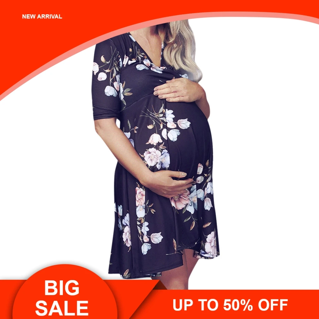 Летнее платье средней длины с цветочным рисунком для беременных кормящих мам
