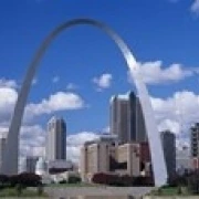 Металлическая Арка перед зданиями Gateway arch Сент-Луис Миссури США плакат печать