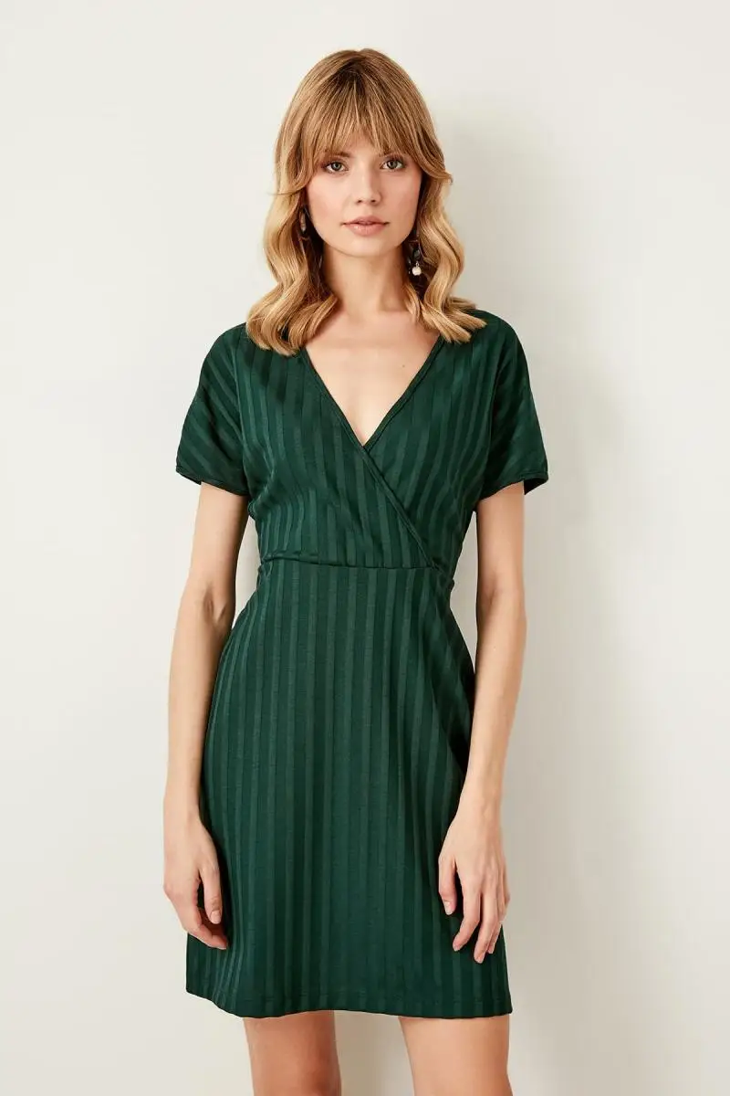 Trendyol зеленое двубортное трикотажное платье TWOSS19XM0119|Женские платья| |