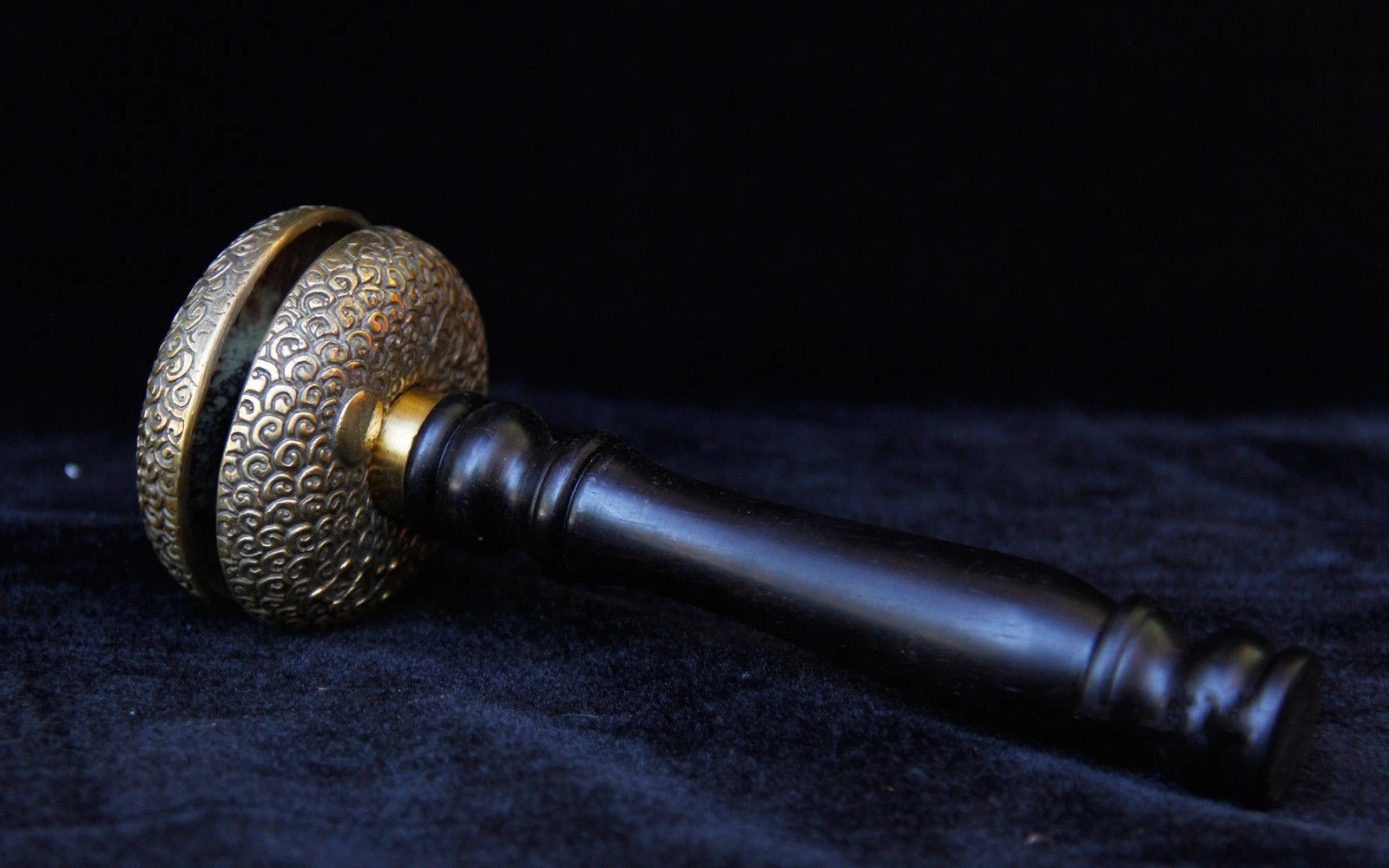 Tibet Antique Bronze Tibetan Sun &amp Moon Prayer Wheel Wood Handle | Дом и сад