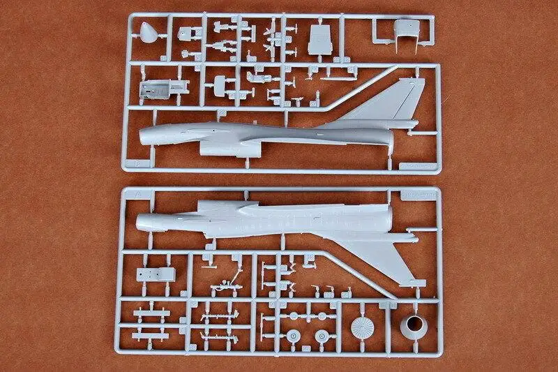 Trumpeter 1/72 01611 китайский J 10 боец|Наборы для сборки моделей| |