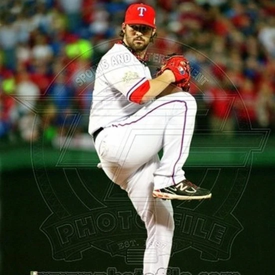 CJ. Wilson Game 5 of the 2011 MLB World Series Action (#20) Спортивная фотография (8x10)|Таблички и знаки| |
