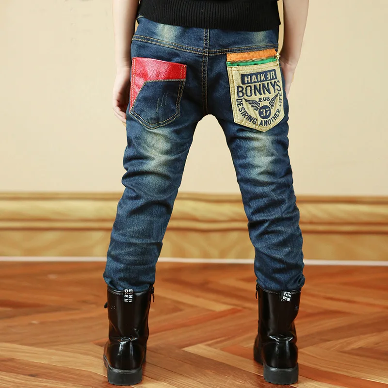 Джинсы для мальчиков с карманами в стиле пэчворк на весну-осень 2019 | Мать и