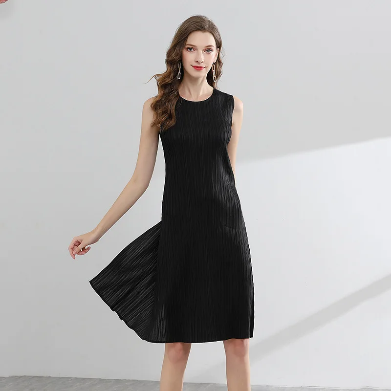 Женские плиссированные платья LANMREM летние без рукавов с круглым вырезом