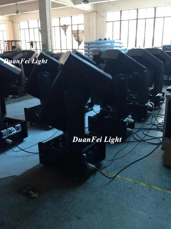 Подвижный наружный прожектор Sky Search Light с лампой ксеноновой 3000 Вт, водонепроницаемый, с диско-эффектом и чехлом для переноски.