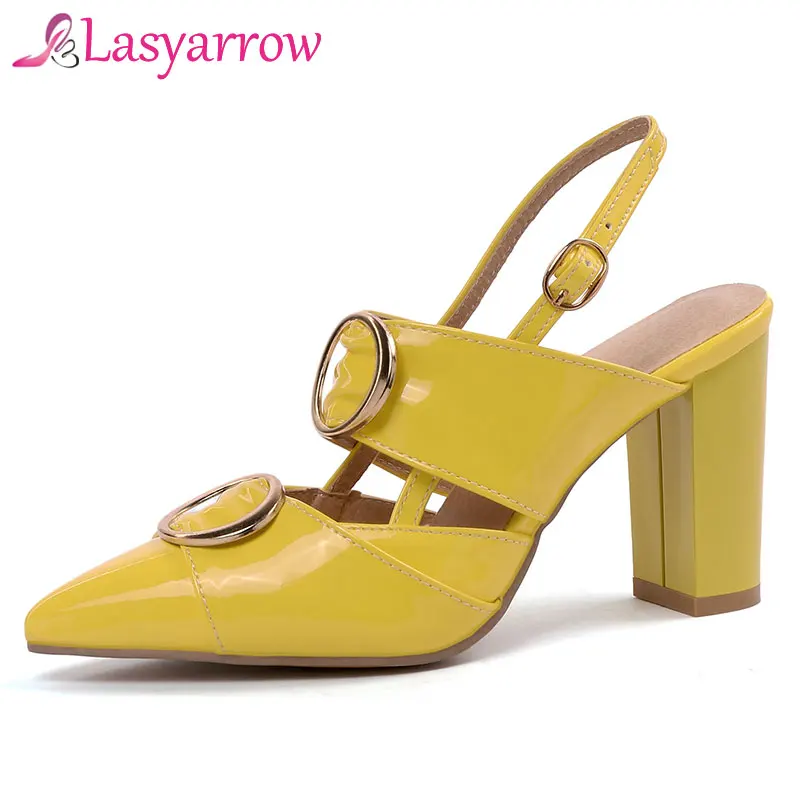 Женская обувь на высоком массивном каблуке LasyarrowShoes летние босоножки с острым