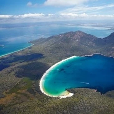 Wineglass Bay and The Hazards Freycinet National Park Tasmania Australia Print by David Wall (36x24)|Таблички и знаки| |