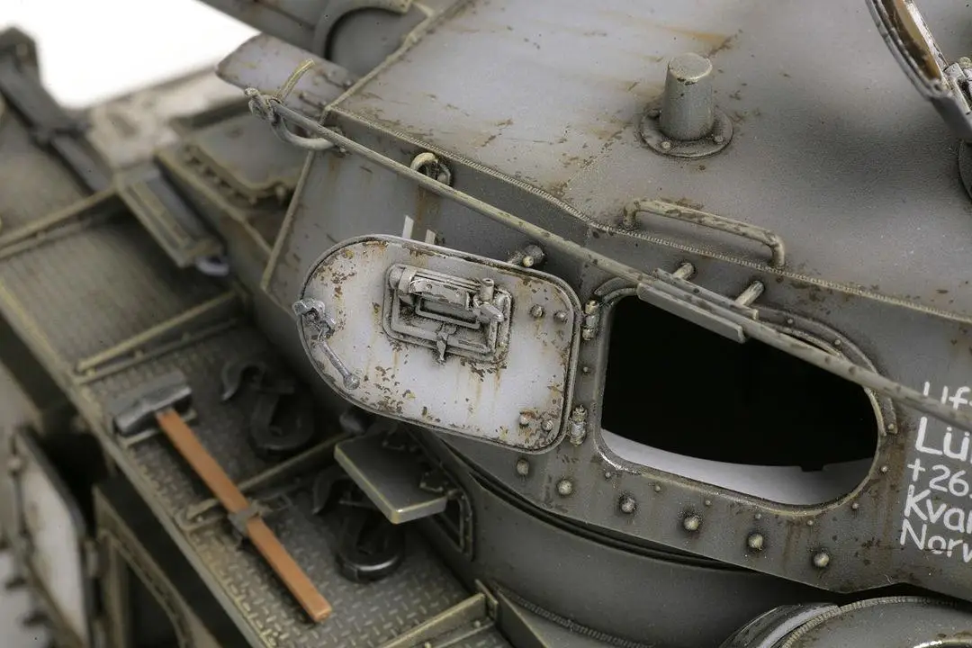 Amusing Hobby 35A0031/35 Panzerkampfwagen VI Neubaufahrzeug Krupp версия 2018|Наборы для сборки моделей| |