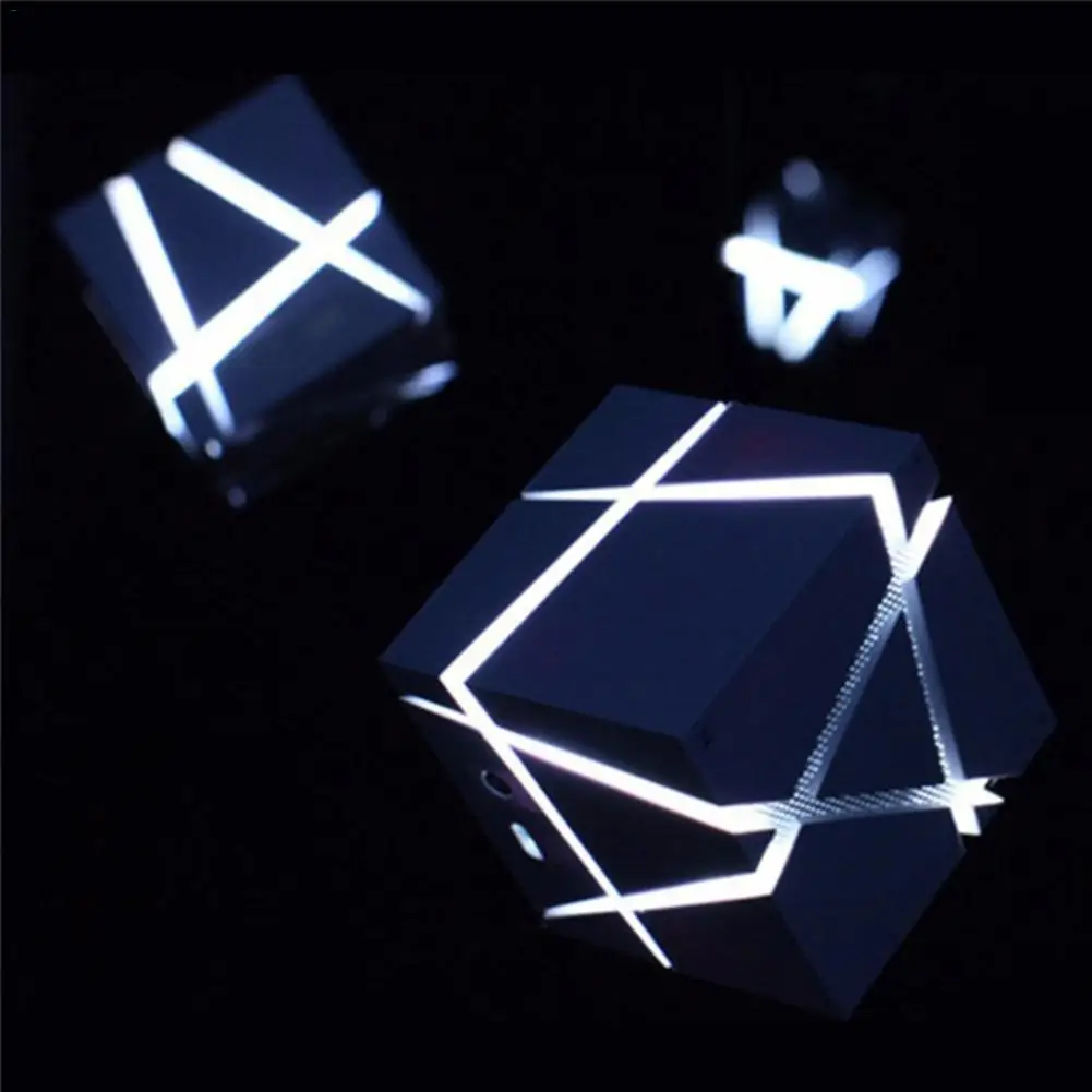 Цветной фонарь беспроводной Bluetooth динамик для мобильного телефона Magic Cube 4 0