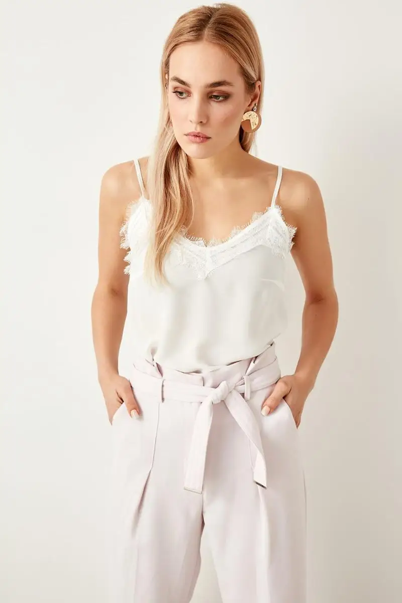 Trendyol экрю с кружевной отделкой Bluz TWOSS19BB0208| |