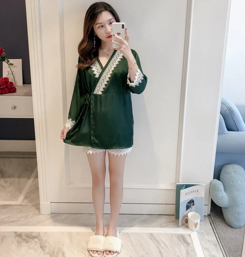 Свежая летняя кружевная пижама из 3 предметов на бретельках с V-образным вырезом