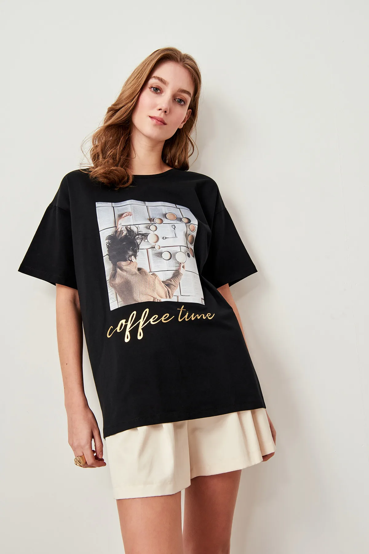Trendyol Black Leaf And Wall Knitting Pattern Printed T-shirts Boyfriend TWOSS19YN0057 | Женская одежда
